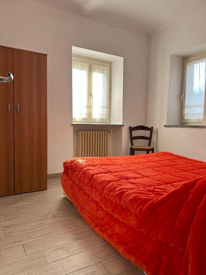 Takápradalù Vila Cisterna dʼAsti Exterior foto