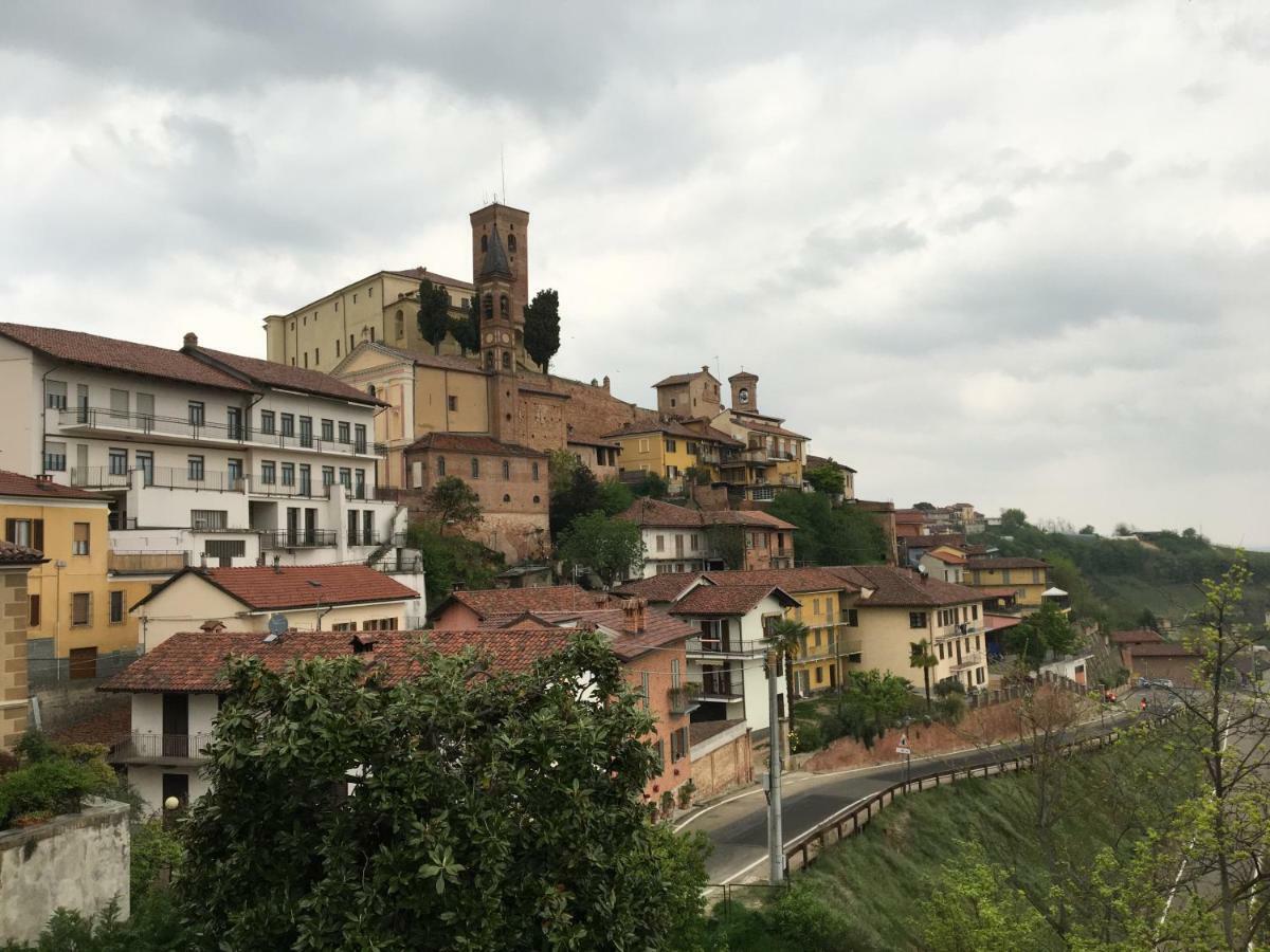 Takápradalù Vila Cisterna dʼAsti Exterior foto