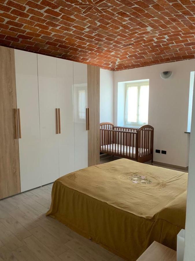 Takápradalù Vila Cisterna dʼAsti Exterior foto